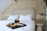 Plume Suites - Homestays