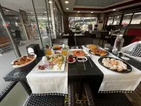 Dolphin Park Hotel - breakfast
