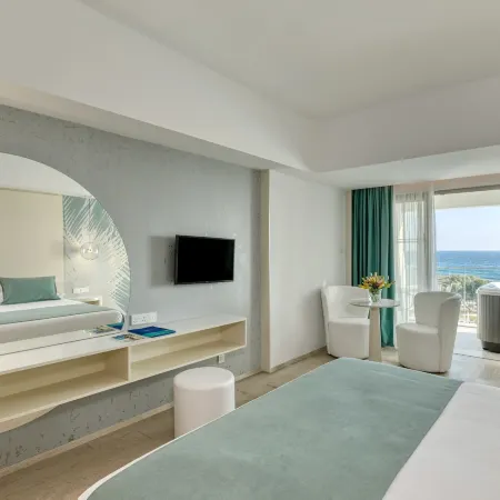 Ivi Mare - Designed for Adults by Louis Hotels