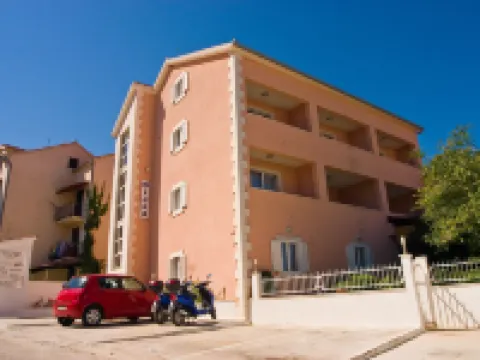 빌라 미데아 수페타르 호텔