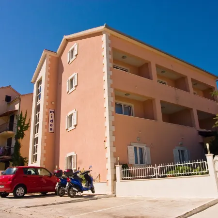 Villa Midea