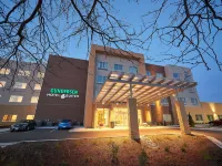 Gundersen Hotel & Suites Hotels in La Crosse