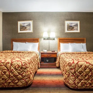 Rodeway Inn Отели рядом с достопримечательностью «Станция PATH Newport»