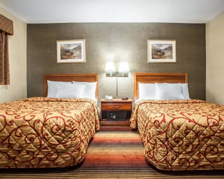 Rodeway Inn Отели рядом со станцией Ньюпорт