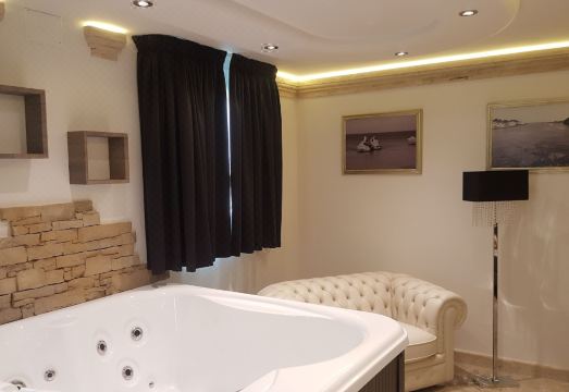 BHB 호텔 주변 명소