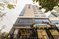 Rosabell Hotel Hotels near 더슈트하우스 안산뉴코아TSH