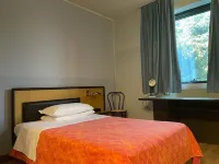 Art & Hotel Treviolo فنادق في پونته سن پیترو