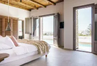 Pelican Bay Hotel