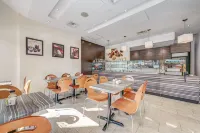 Terrasse Royale Hotel - breakfast