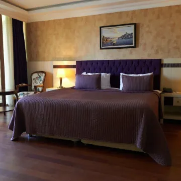 Phellos Suites Boutique Hotel