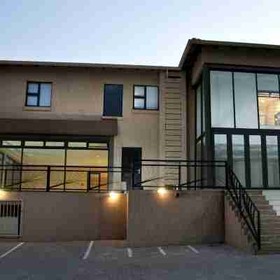 Eagle Nest Luxury Accommodation Hotel Exterior