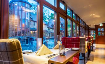Schlosshotel Weyberhöfe