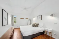 Stay in Mudgee the Grove, the Church, and Premium Private Homestead - balcony