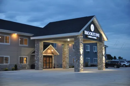 Brookstone Lodge & Suites Отели в г. Алгона
