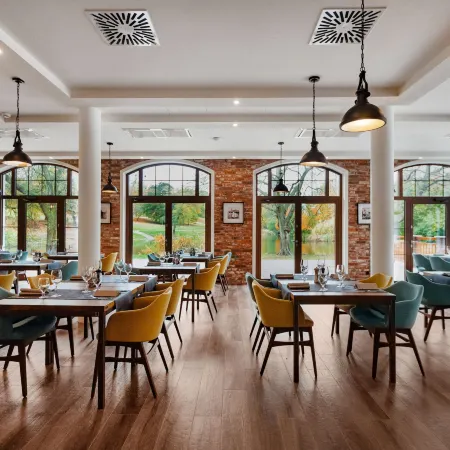 Grand Park Hotel Отели рядом с достопримечательностью «Арена «Нетто»»