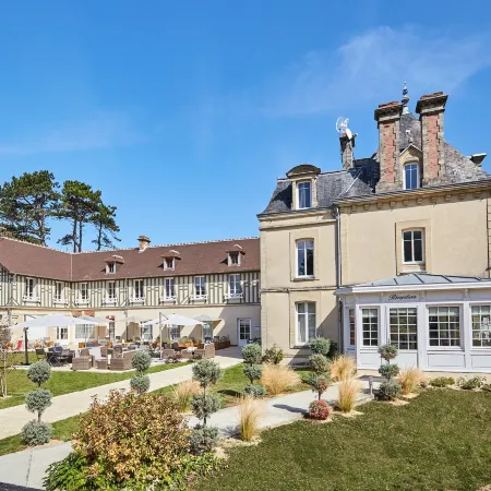Les Villas d'Arromanches, Teritoria
