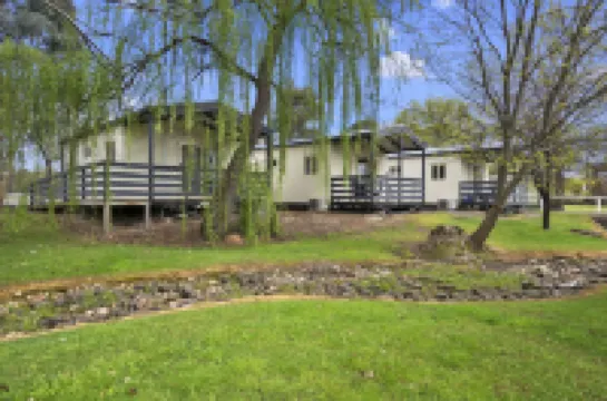 ハイ カントリー ホリデイ パーク のホテル