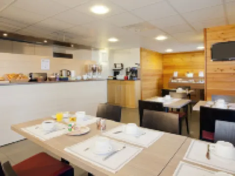 Séjours & Affaires Genève Gex les Rives du Léman Hotels in Gex