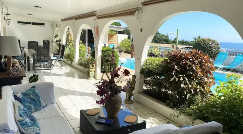 Mahina's Lodge - Beach