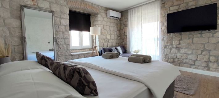 Guest House Klaudija Отели в г. Трогир