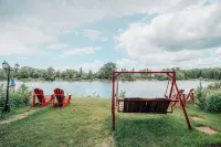 Along River Ridge Hotels in 