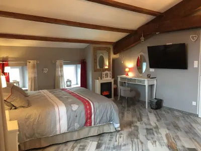 Le Domaine du Serre d'Avène - Restaurant - hébergements et locations de salles Hôtels à proximité de : Office de Tourisme des Cévennes au Mont Lozère