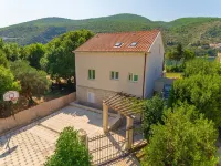 Villa Hedera X Hotels in Rožat