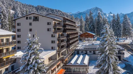 Victoria Hotel & Residence Отели в г. Эгль