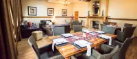 Border Hotel Các khách sạn ở Jan Kempdorp