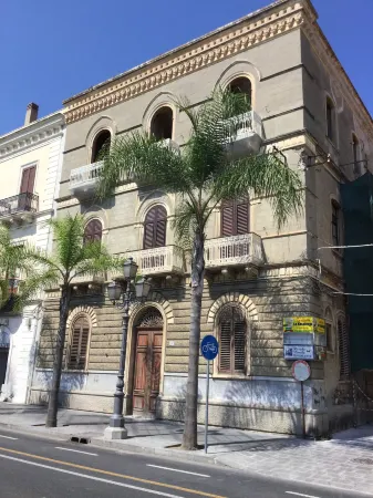 Marina Inn Отели рядом с достопримечательностью «The Castello di Milazzo»