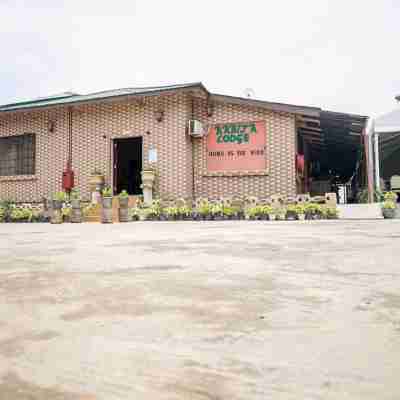 Aabiya Lodge Hotel Exterior
