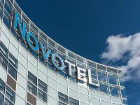 Novotel Montréal Aéroport โรงแรมใกล้สนามบินมอนทรีออล ปิแอร์ อิลเลียต ทรูโด