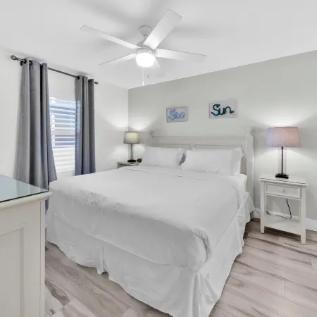 Pelican Beach 307