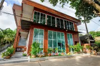Baansuan Aoukhai Beach Resort Hotel a Distretto di Klaeng