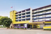 Staypineapple, Hotel Rose, Downtown Portland