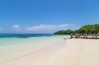 Silver Palms Charming 1Br Private Beach and Pool Hotels in Steer Town