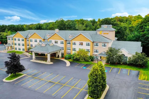 Comfort Suites Hotels in Marquette