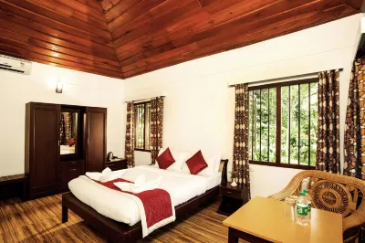Crescent Residency Hotels near Pazhery Ground