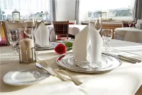 Land-Gut-Hotel Zum Alten Forsthaus - Aufladestation für Elektroautos Hotels in Hurtgenwald