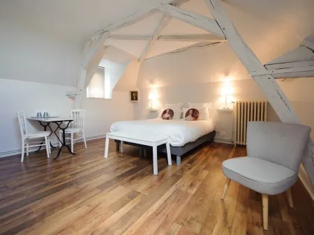 Villa Clément Appart'Hotel St Clément Proche de Sens Отели в г. Парон