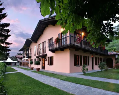 Cannon d'Oro Hotels in Cocconato