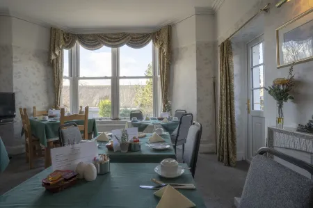 Lyndale Guest House Отели рядом с достопримечательностью «Райдал Кейв»