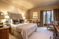 Cbh Whitley Hall Country House Hotel - parking