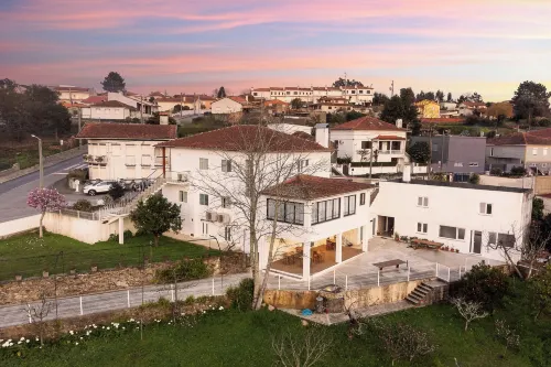 Guest House A Loja do Cantoneiro Hotels in Palmaz