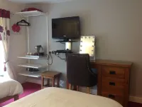 Afon Duad Inn Hotels in Llangeler