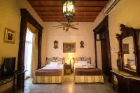 El Gran Hotel - balcony