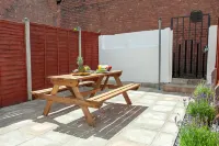 Cosy Home Near Station, Parking, Netflix, Sleeps 5 فنادق في Baginton