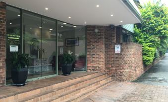 The Belmore Apartments Hotel