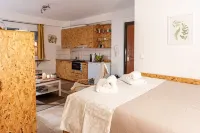 Downtown Yellow Studio - Central Secret Nest - Wi-Fi