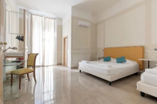 โรงแรมนาโปลีตีอาโม ปรินชิเป โรงแรมใน